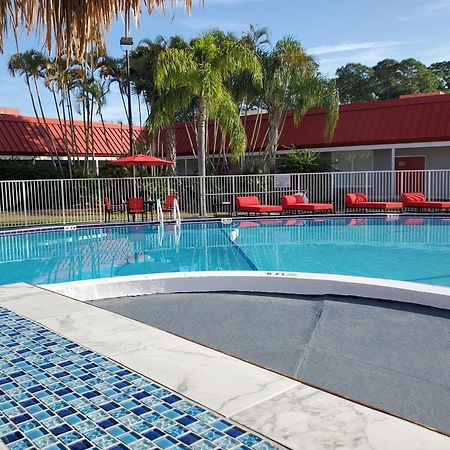 Vero Beach Inn & Suites Vero Beach I-95 (Adults Only) Экстерьер фото