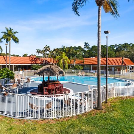 Vero Beach Inn & Suites Vero Beach I-95 (Adults Only) Экстерьер фото