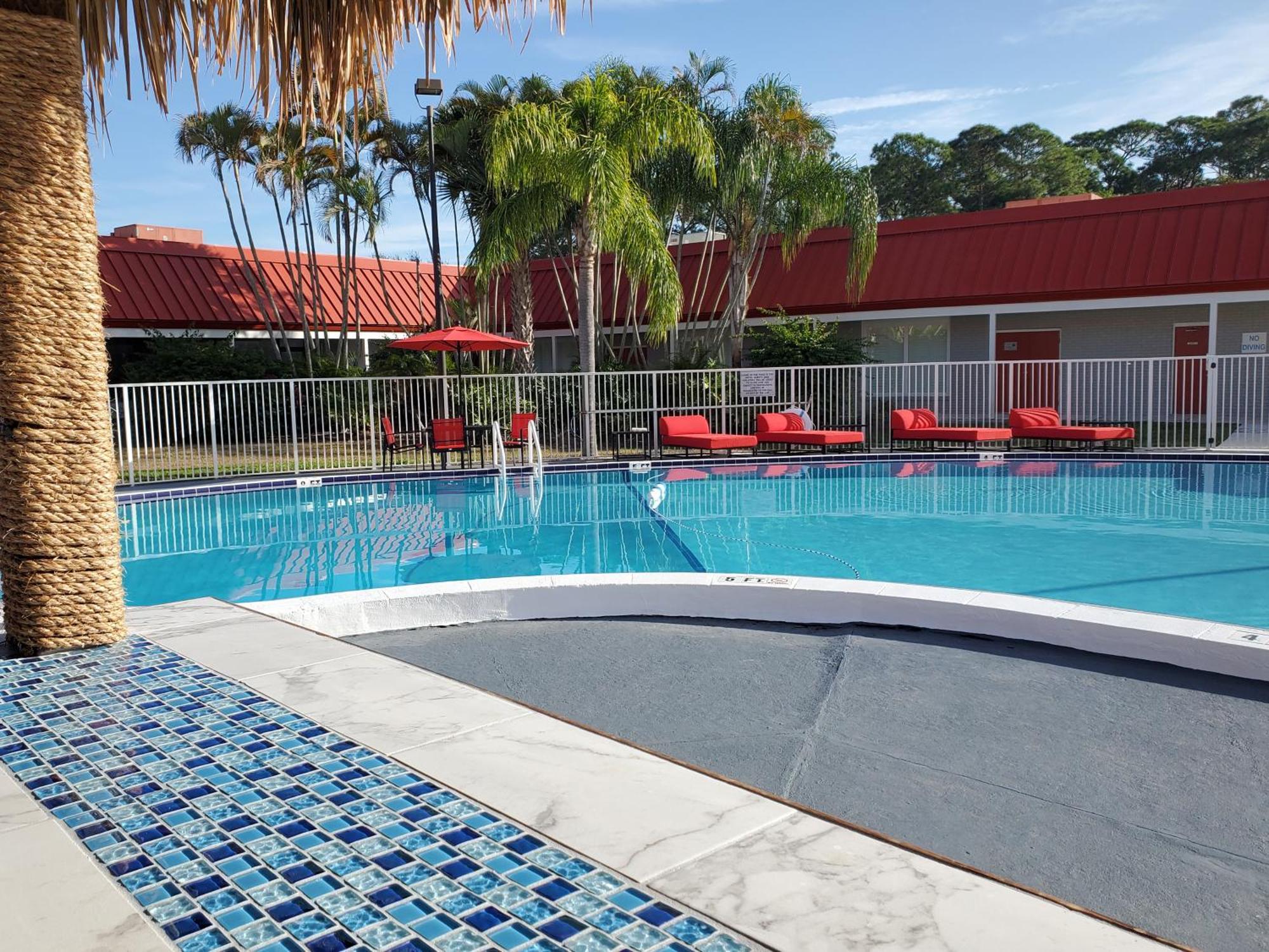 Vero Beach Inn & Suites Vero Beach I-95 (Adults Only) Экстерьер фото